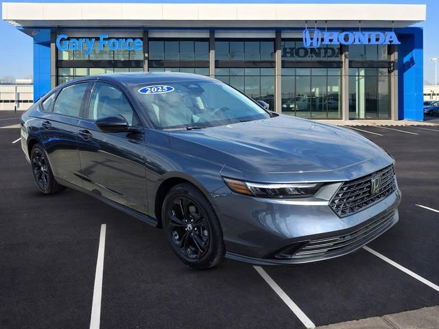 Used 2025 Honda Accord SE image 1