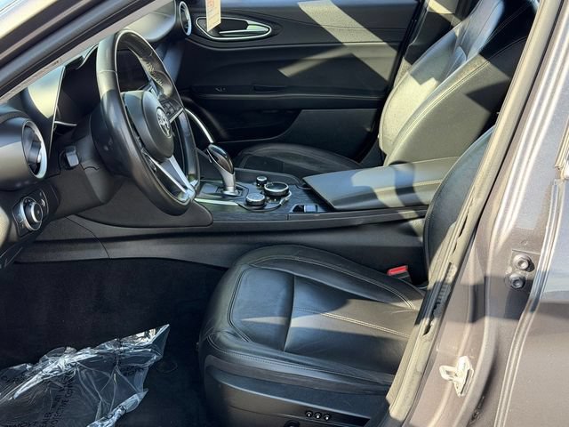 Used 2019 Alfa Romeo Giulia RWD image 19
