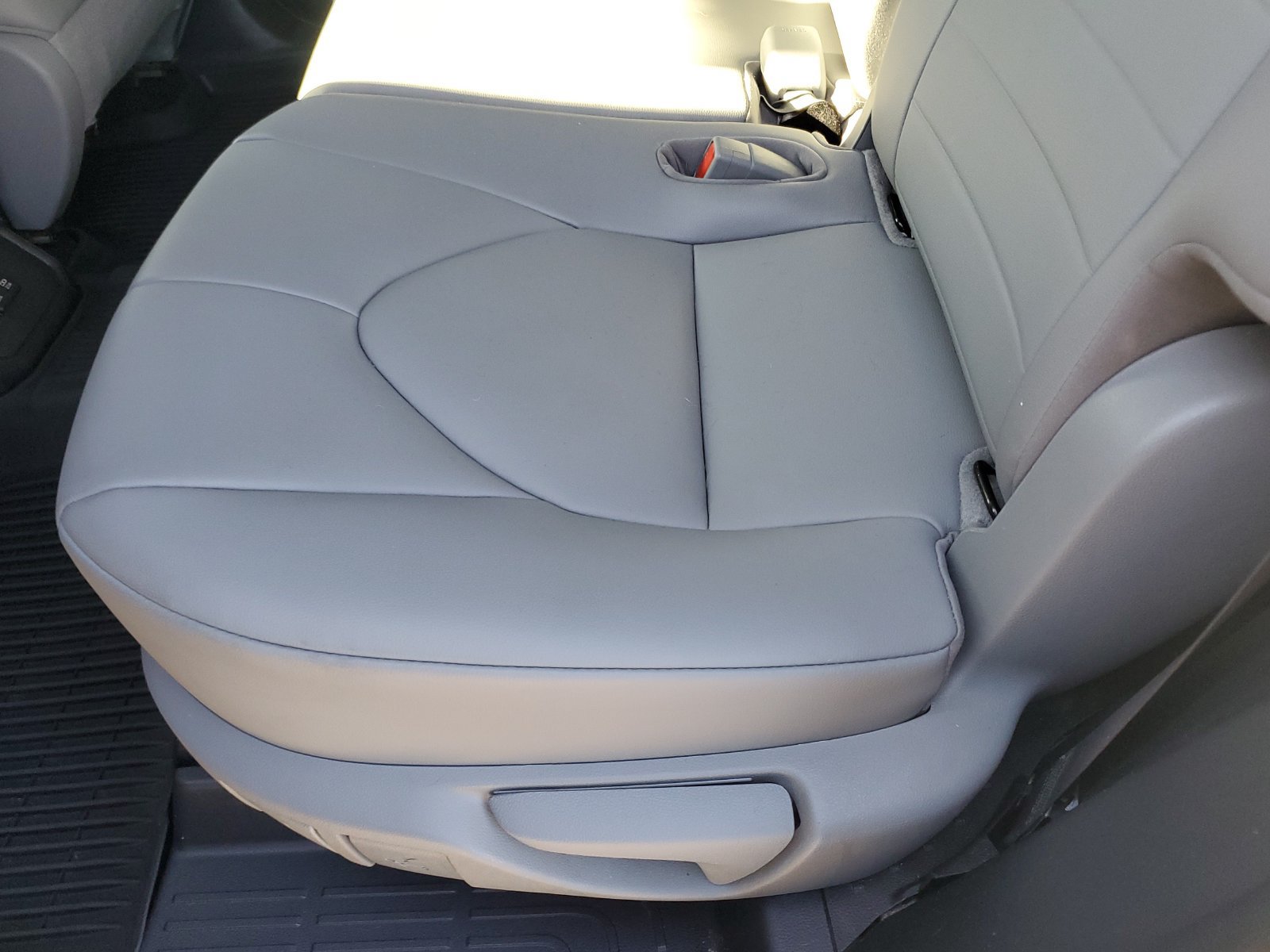 Used 2020 Toyota Highlander XLE AWD/4WD image 15