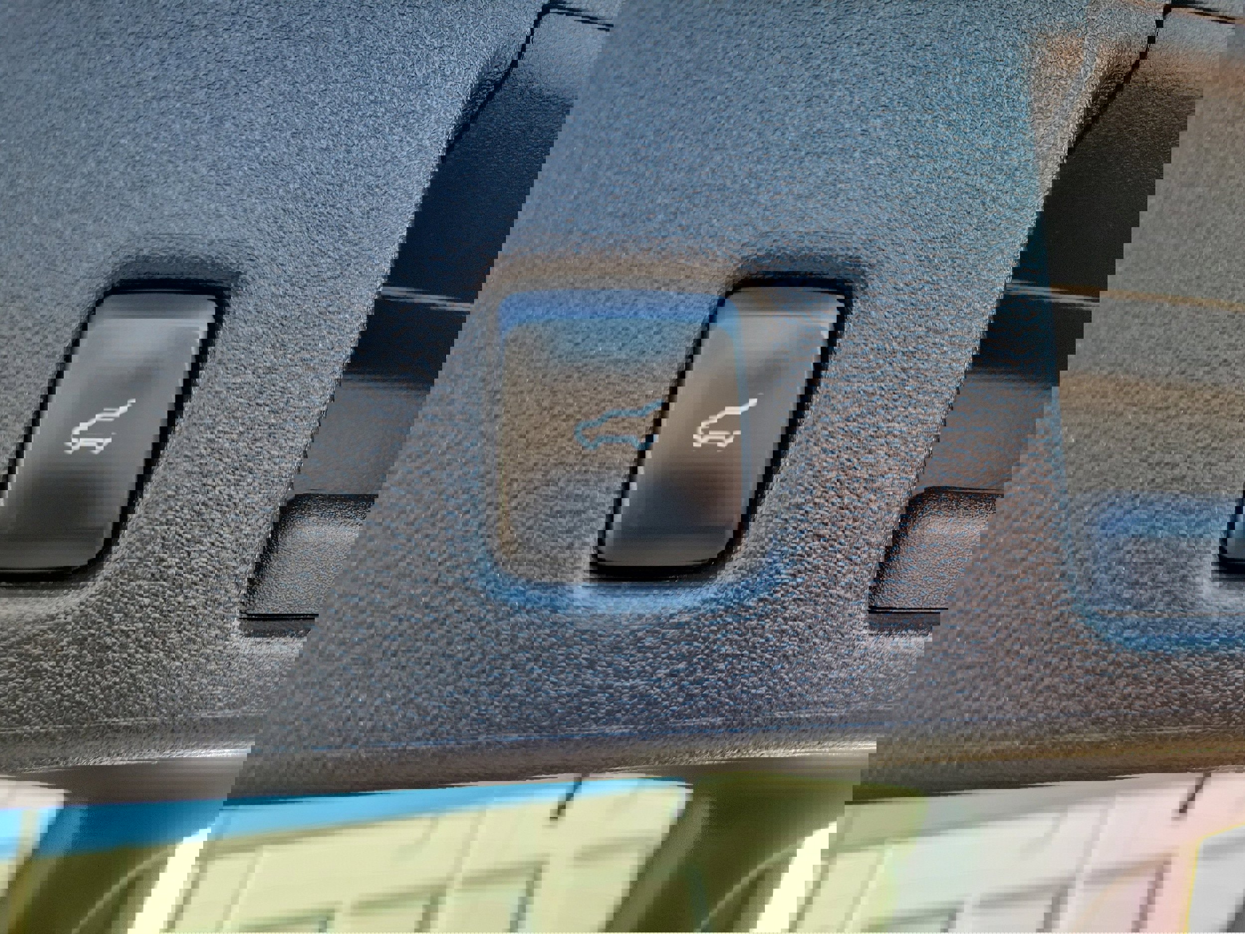 Certified 2022 Ford Escape SE w/ SE Sport Appearance Package image 9