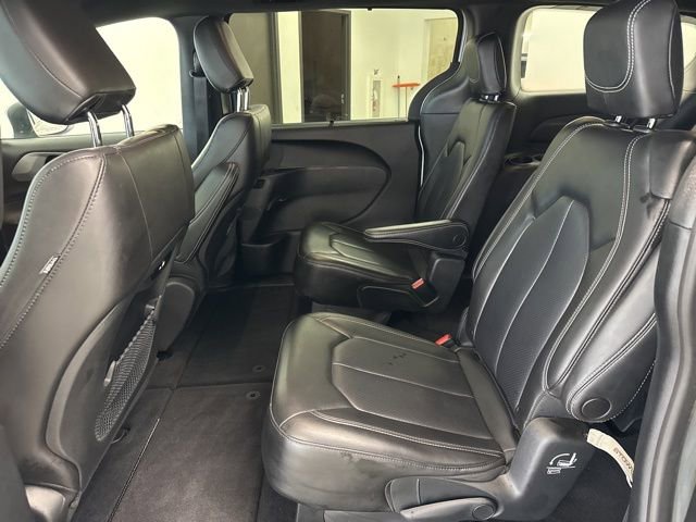 Used 2023 Chrysler Pacifica Touring-L w/ S Appearance Package image 22