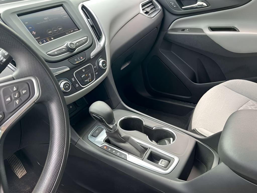 Used 2022 Chevrolet Equinox LS AWD/4WD image 16