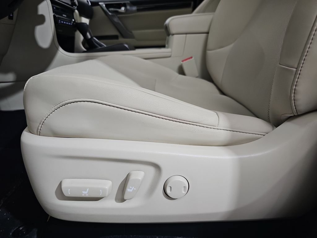 Used 2023 Lexus GX 460 Premium w/ Premium Package AWD/4WD image 31