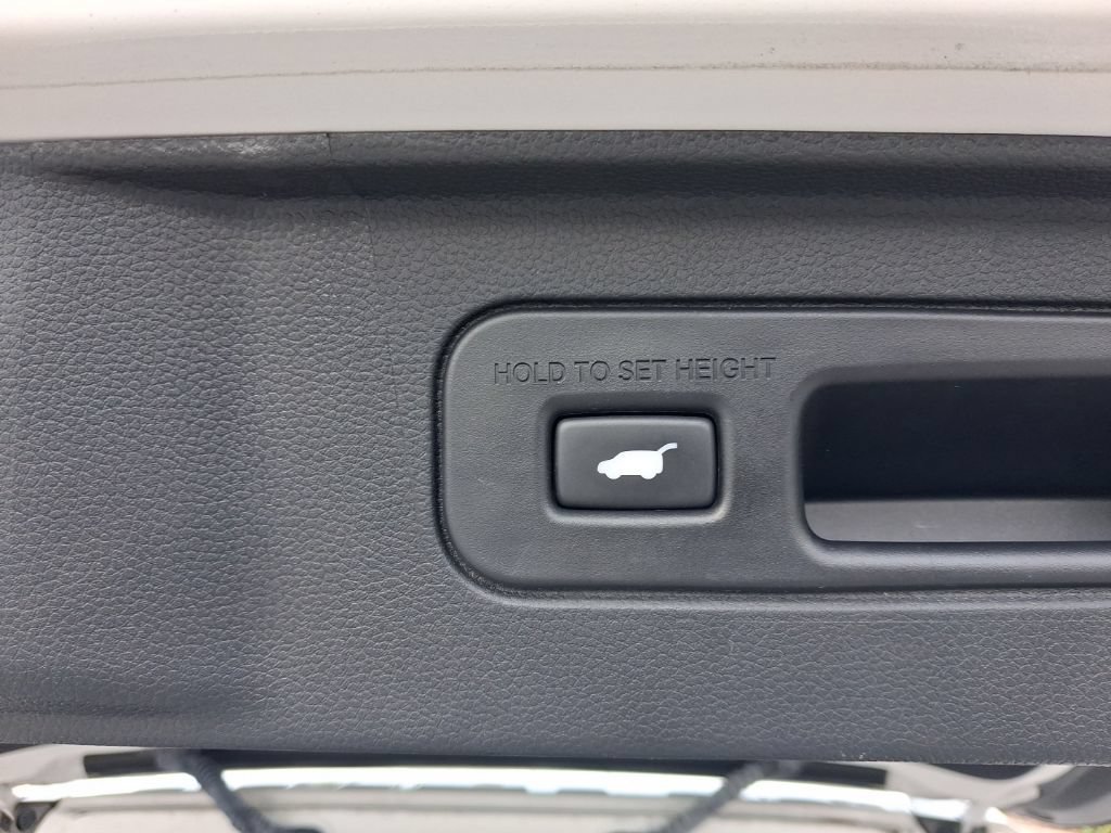 Used 2023 Honda Pilot EX-L image 11