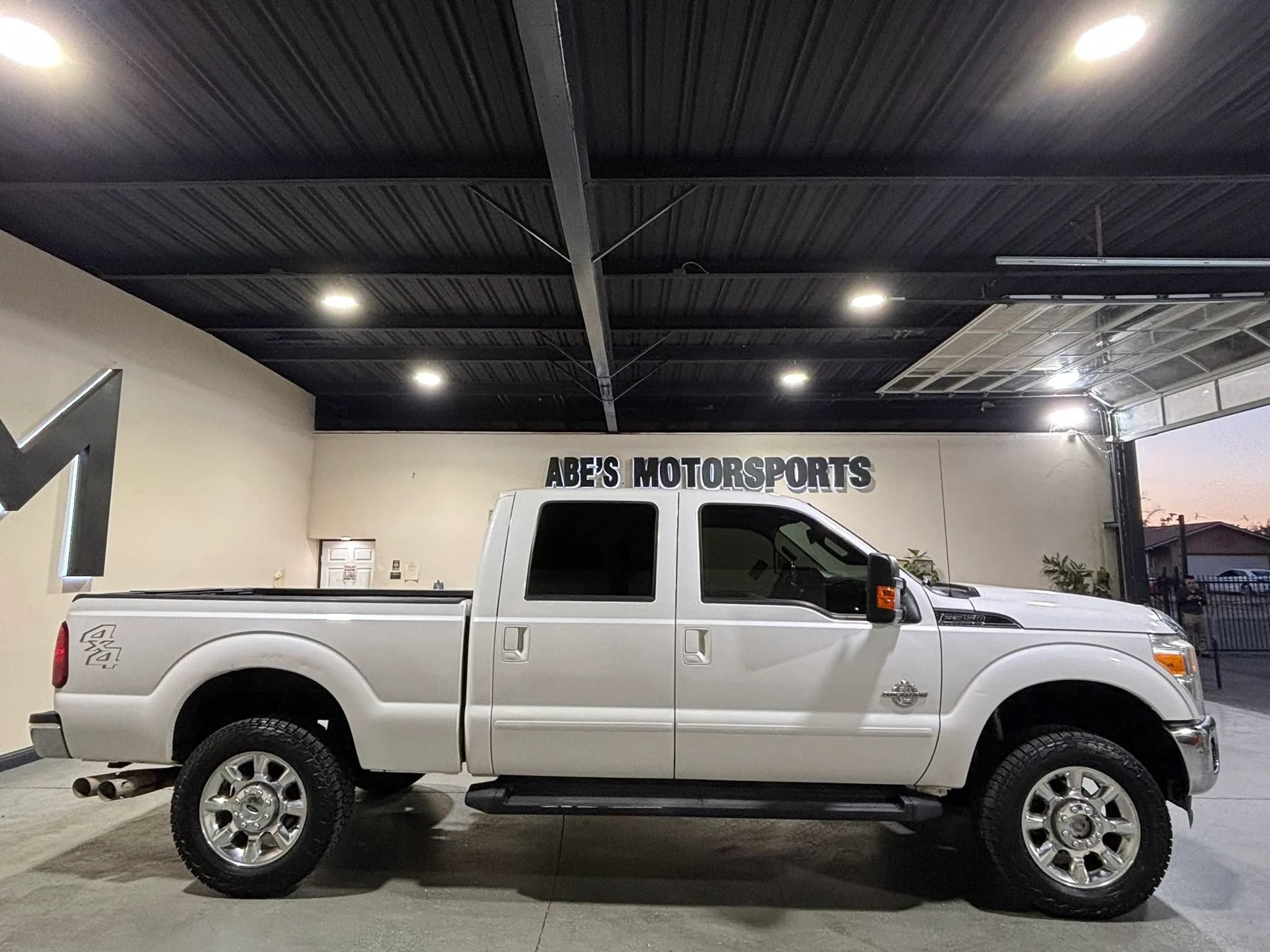 Used 2012 Ford F350 Lariat w/ Lariat Ultimate Pkg AWD/4WD image 4
