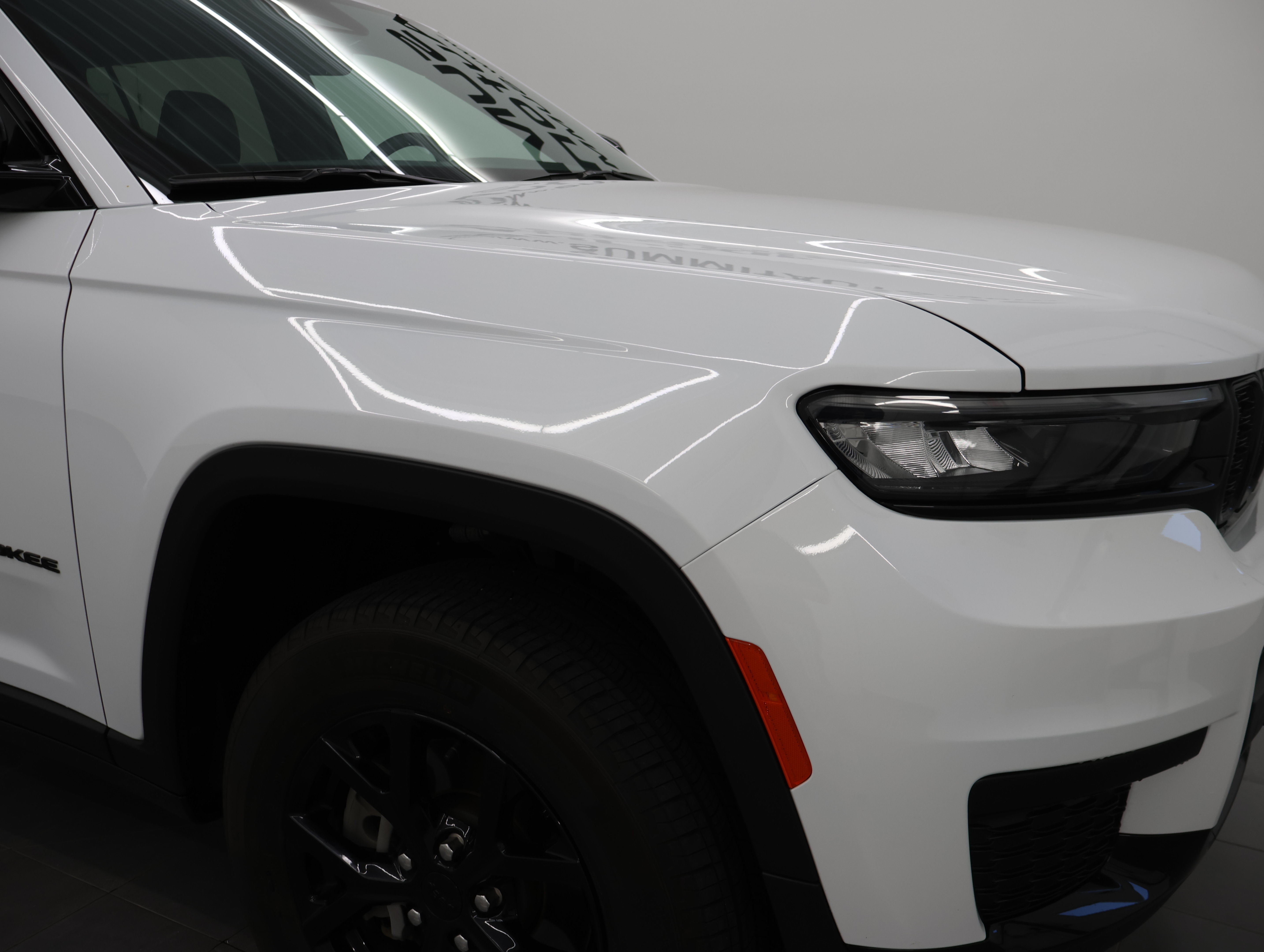 Used 2025 Jeep Grand Cherokee L Altitude AWD/4WD image 24