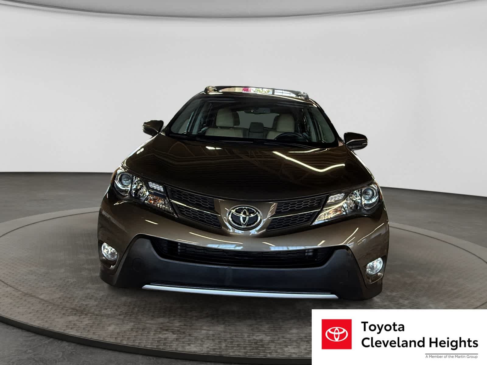 Used 2015 Toyota RAV4 Limited AWD/4WD image 2