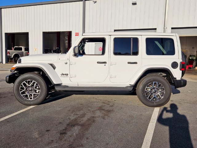 New 2026 Jeep Wrangler Unlimited Sahara AWD/4WD image 10