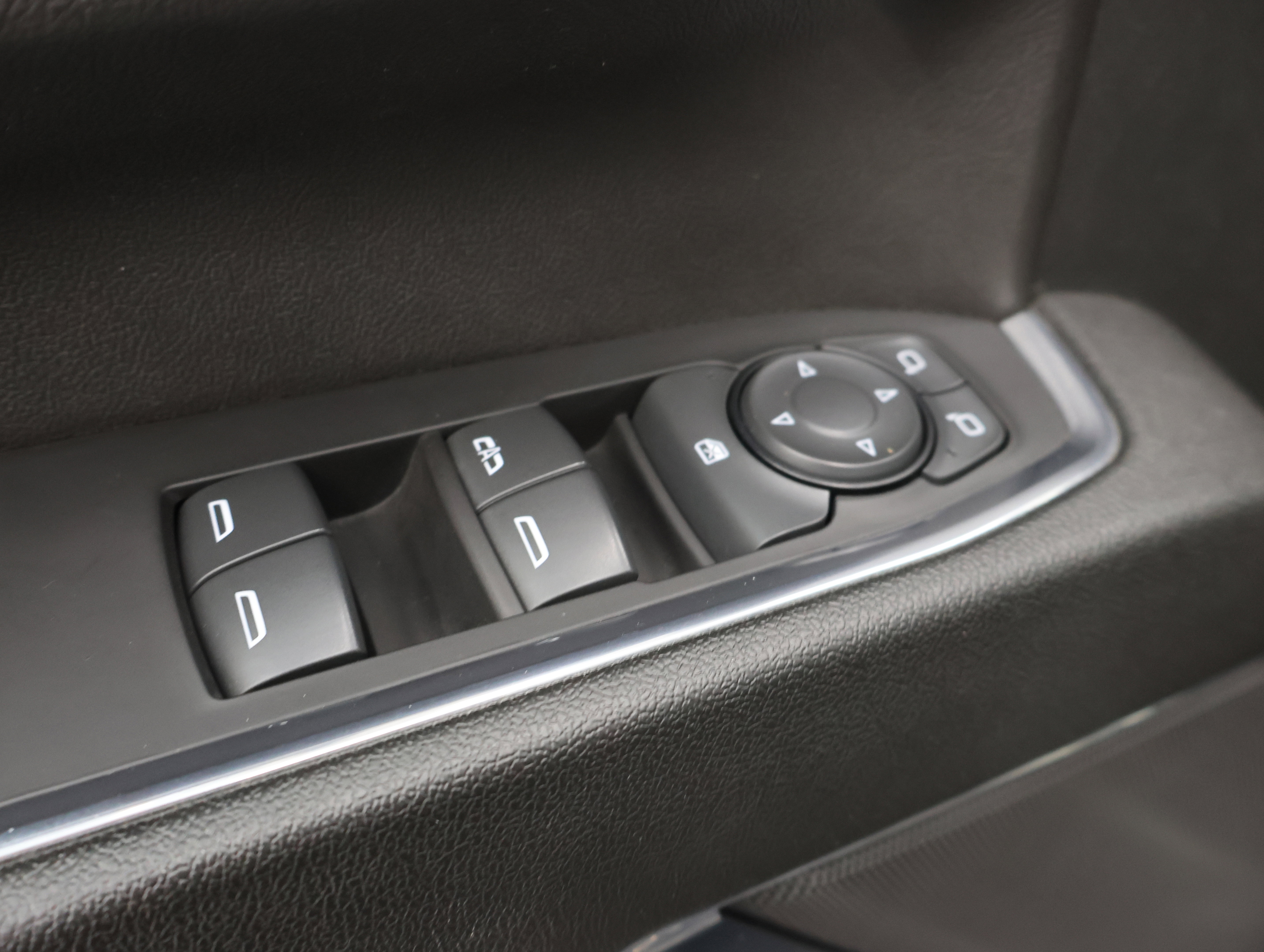 Used 2024 Chevrolet Silverado 2500 LT AWD/4WD image 38