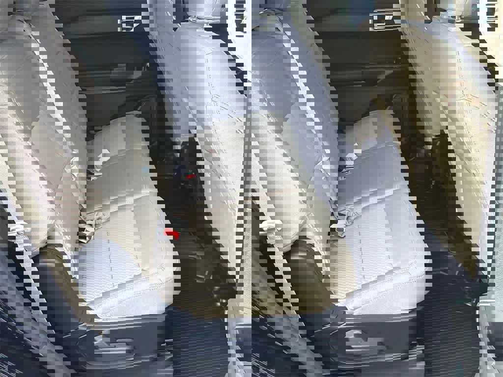 Certified 2024 Ford Explorer 2WD image 14