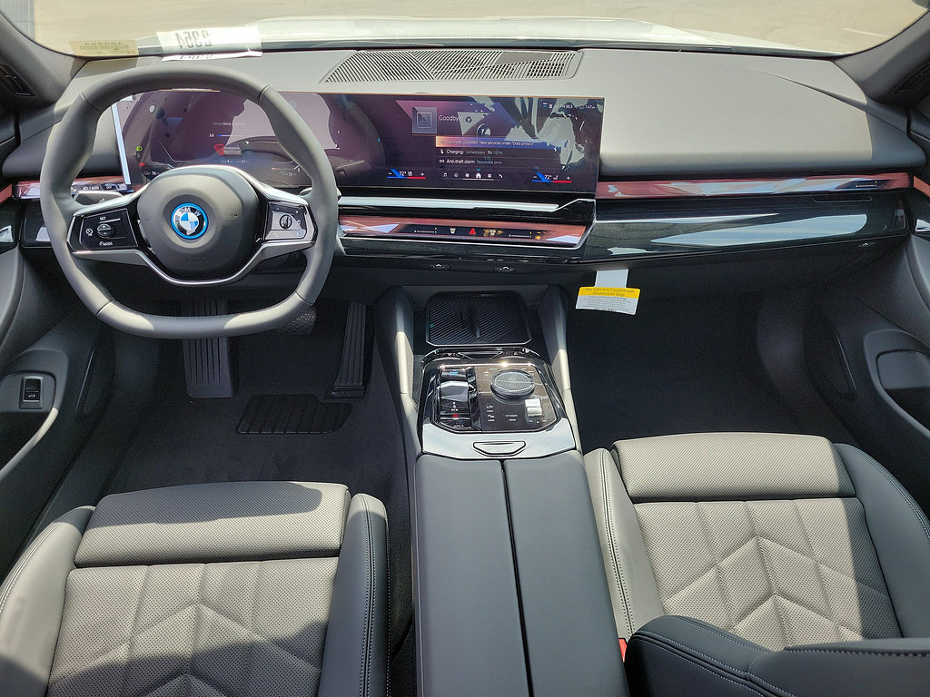 New 2026 BMW i5 M60 w/ Convenience Package RWD image 11
