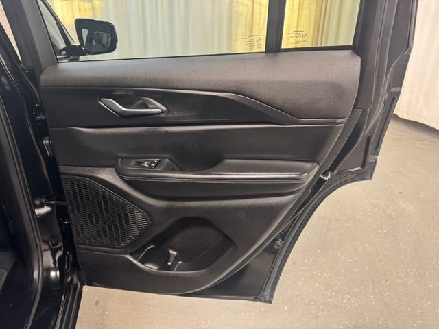 Used 2025 Jeep Grand Cherokee Altitude AWD/4WD image 33