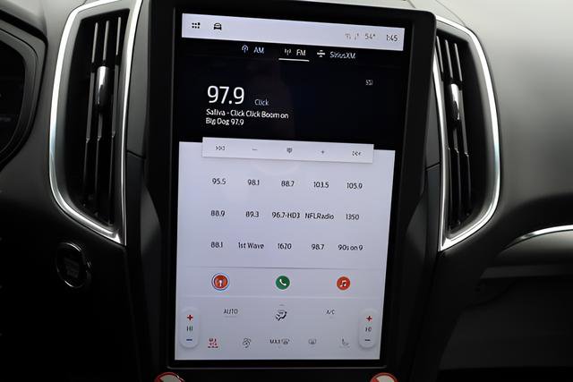 Used 2022 Ford Edge Titanium image 23