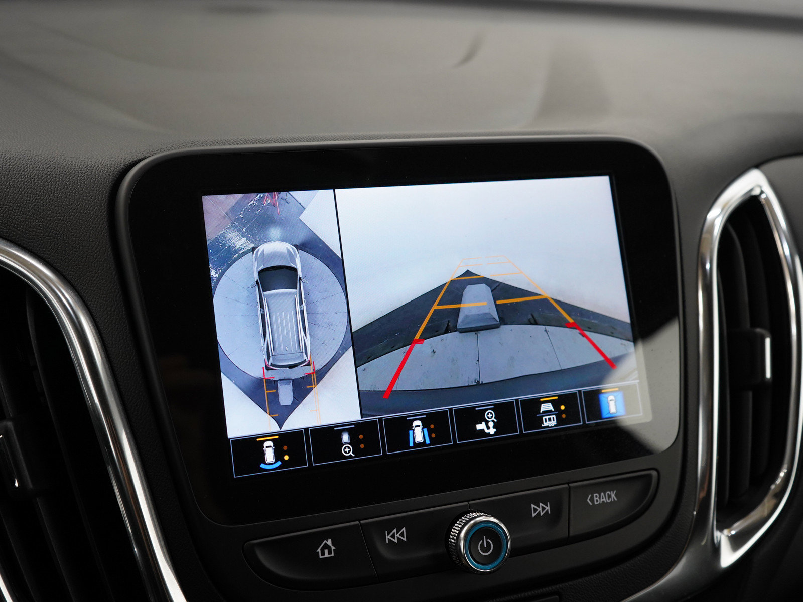 Used 2023 Chevrolet Equinox LT AWD/4WD image 22