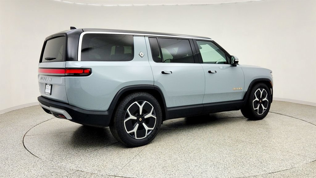 Used 2024 Rivian R1S Adventure AWD/4WD image 5