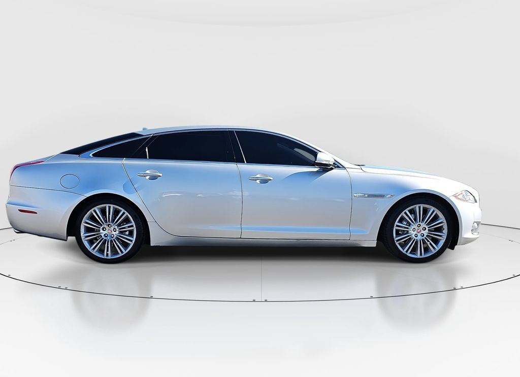 Used 2015 Jaguar XJ L Portfolio RWD image 4