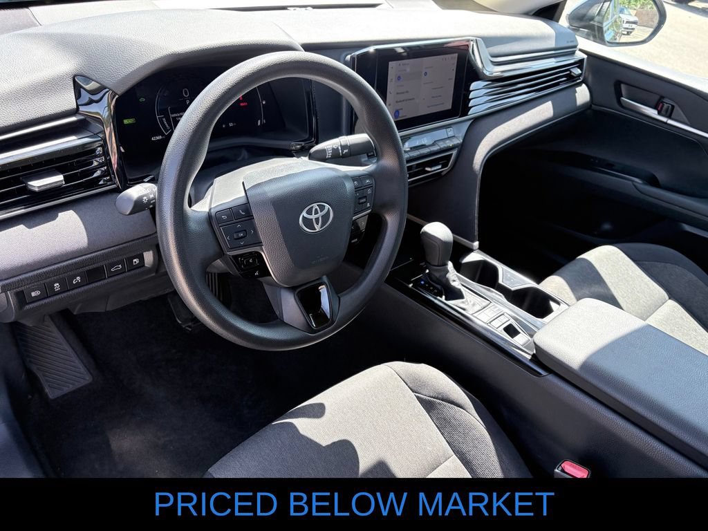 Used 2025 Toyota Camry LE FWD image 7