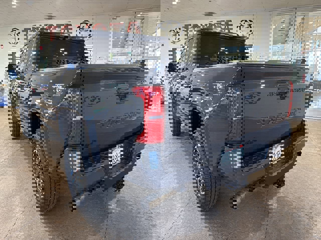 Certified 2025 Toyota Tacoma TRD Sport AWD/4WD image 8