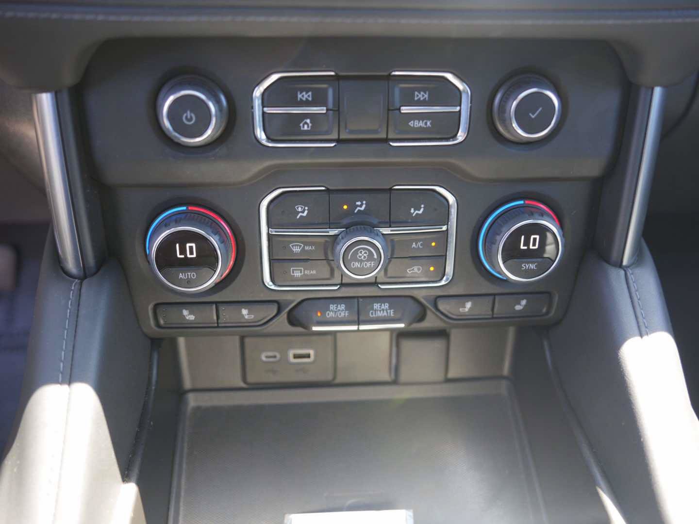 Used 2021 Chevrolet Tahoe LT AWD/4WD image 26