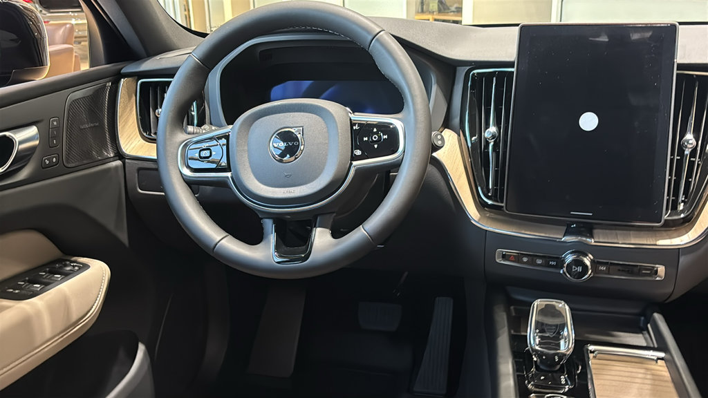 New 2027 Volvo XC60 B5 Plus AWD/4WD image 6
