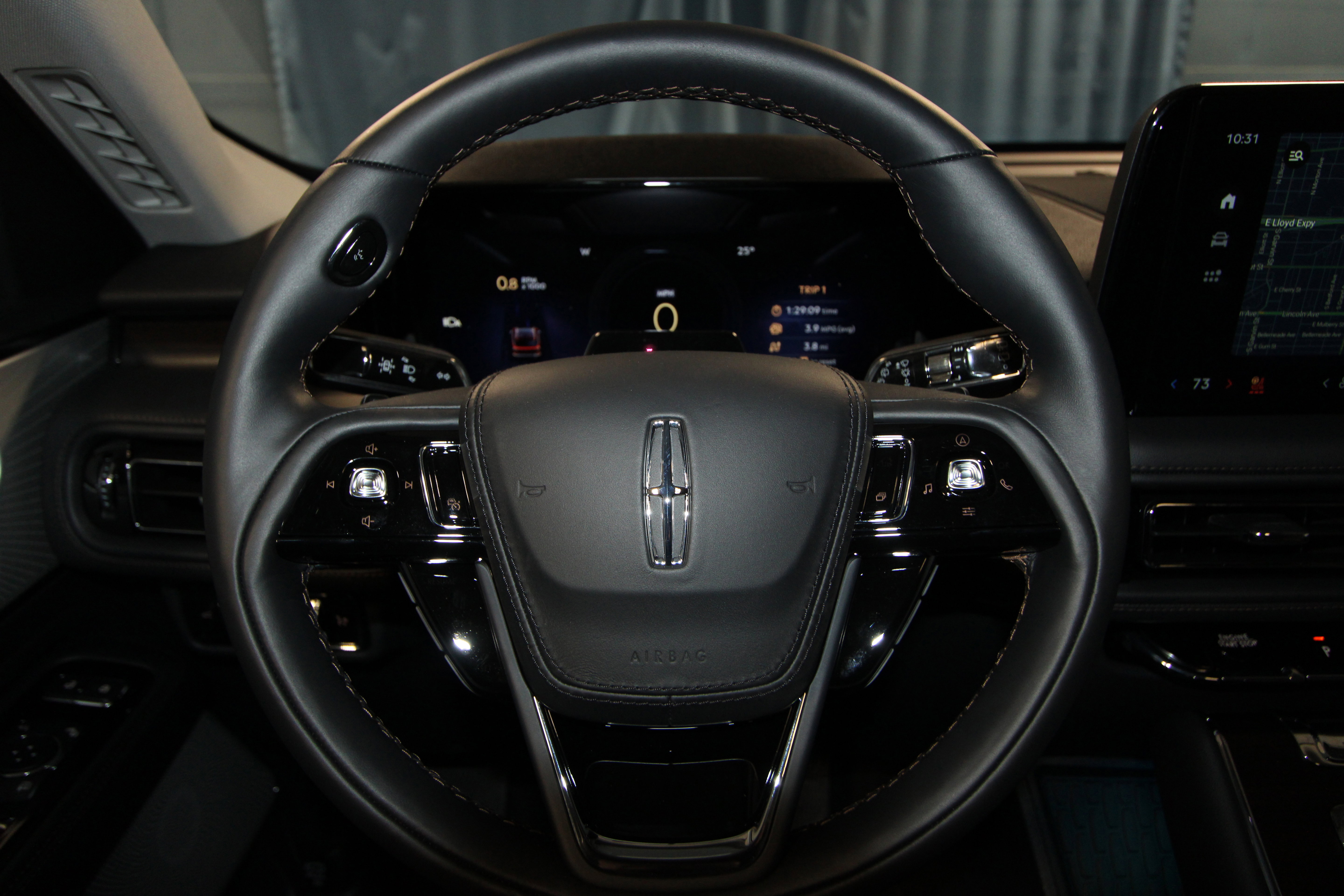 New 2026 Lincoln Aviator Reserve image 9