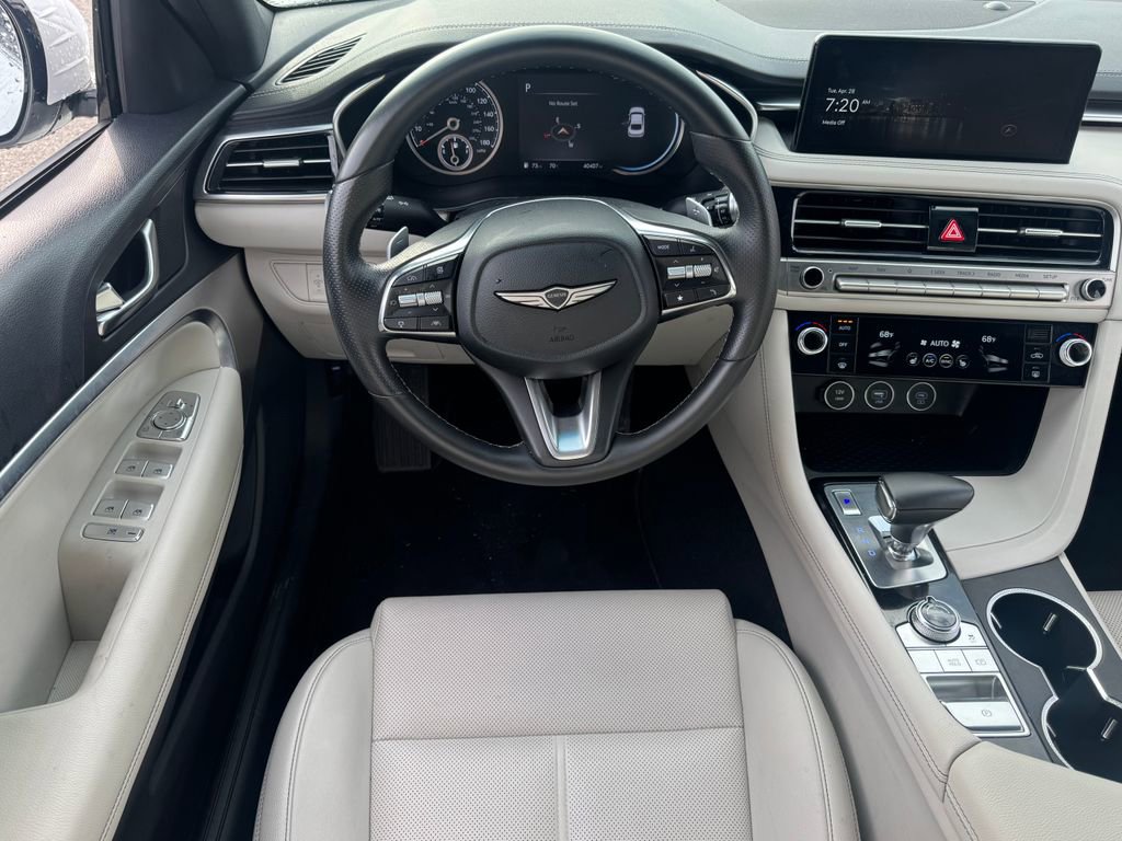 Used 2025 Genesis G70 2.5T RWD image 14