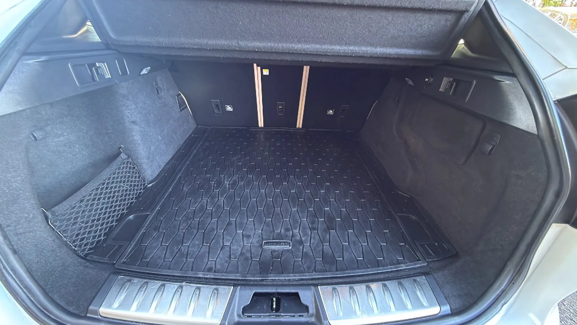 Used 2020 Jaguar F-PACE Premium AWD/4WD image 46