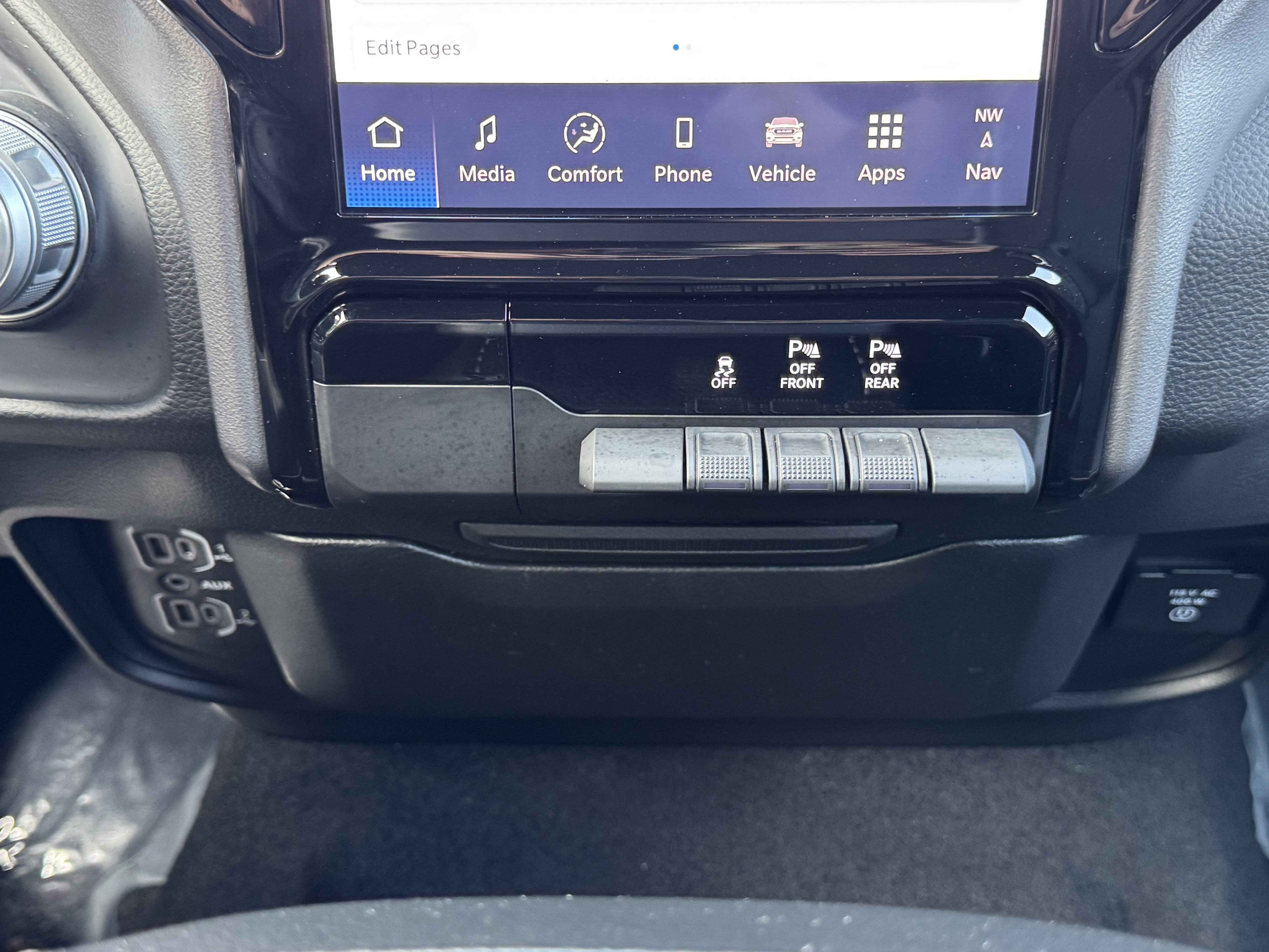 Used 2025 RAM 1500 Laramie image 28