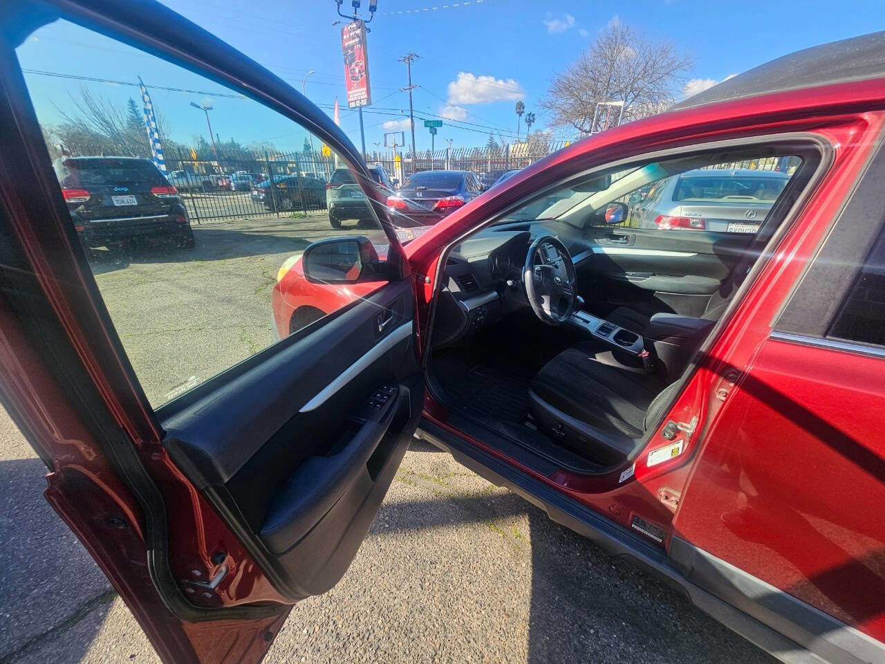 Used 2014 Subaru Outback 2.5i Premium image 7