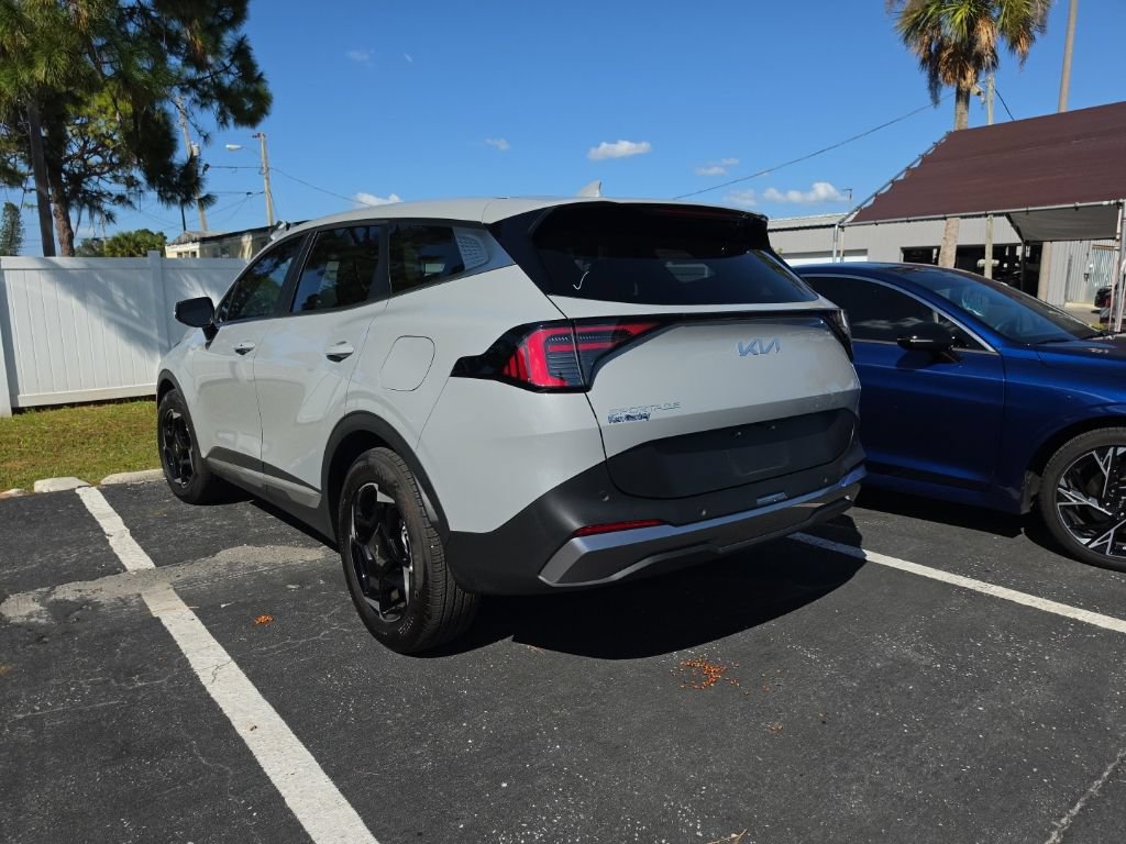 Used 2026 Kia Sportage EX FWD image 13