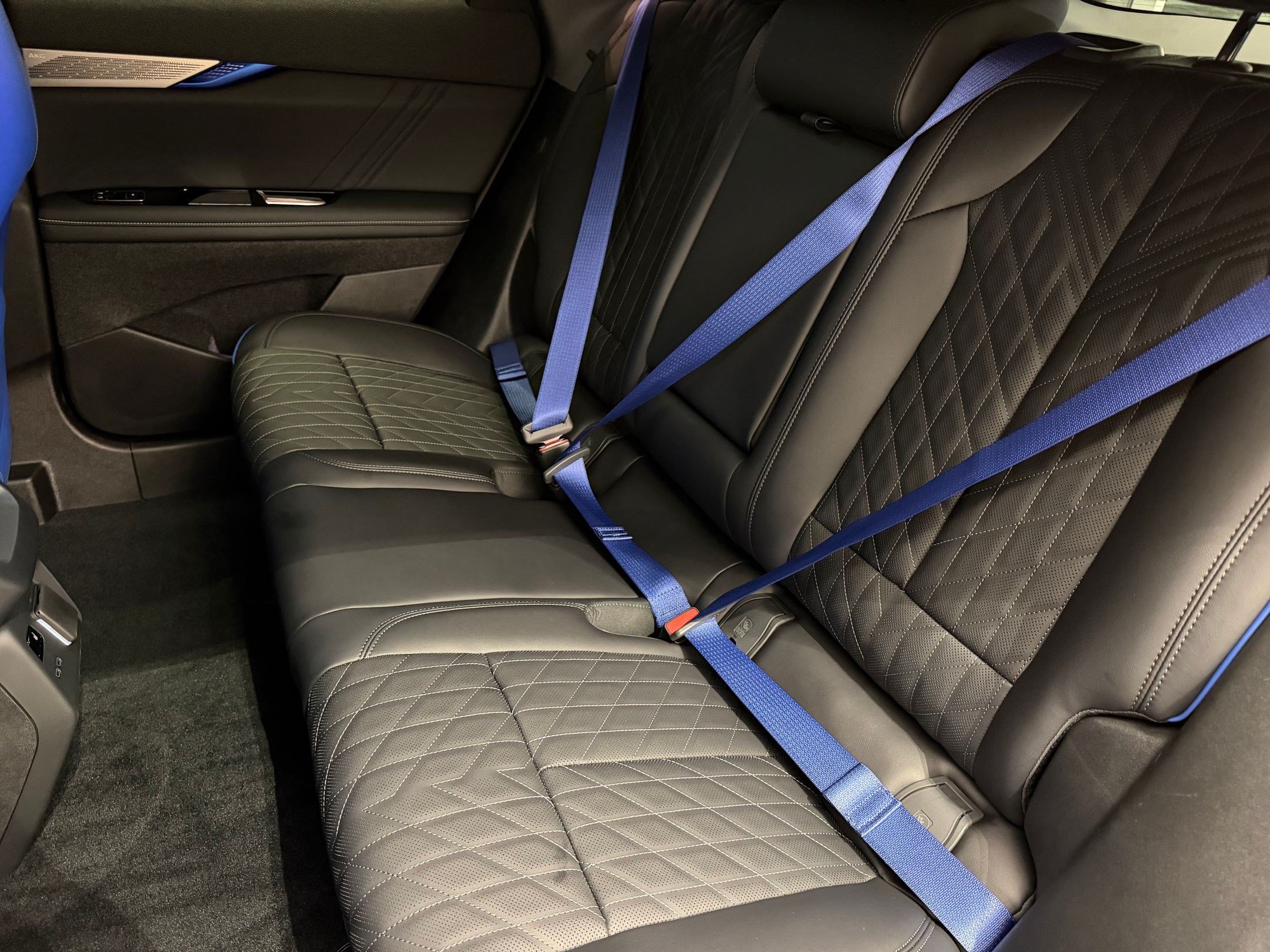New 2027 Cadillac Optiq V w/ Deep Ocean Design Edition AWD/4WD image 38