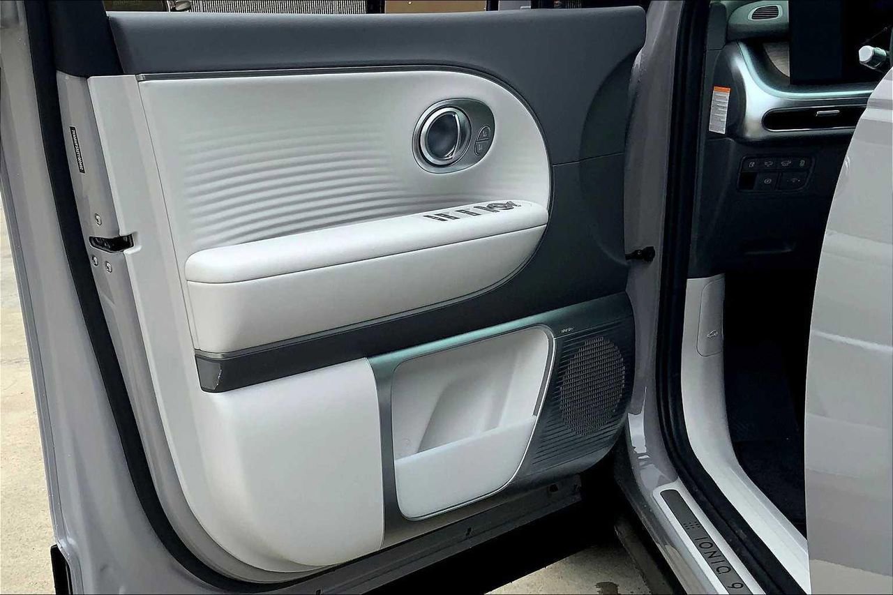 New 2026 Hyundai Ioniq 9 Limited image 10