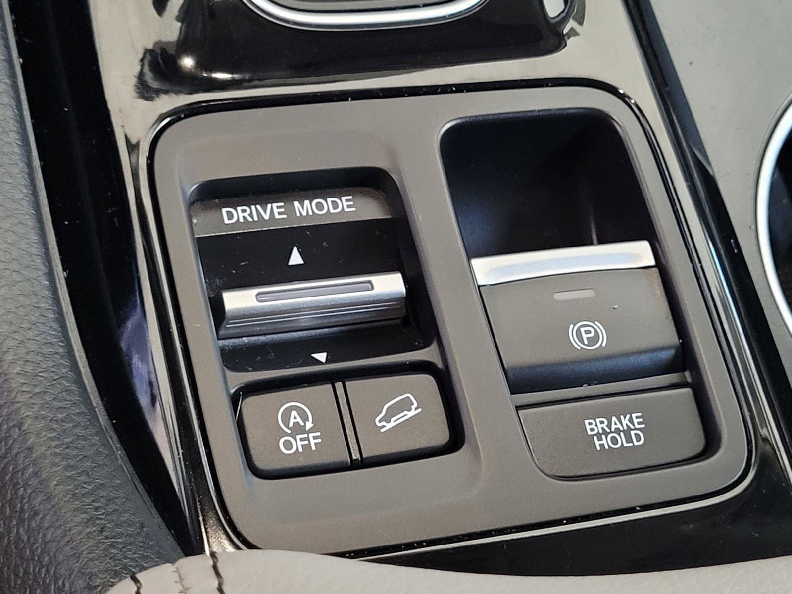 Used 2024 Honda Pilot Touring image 16