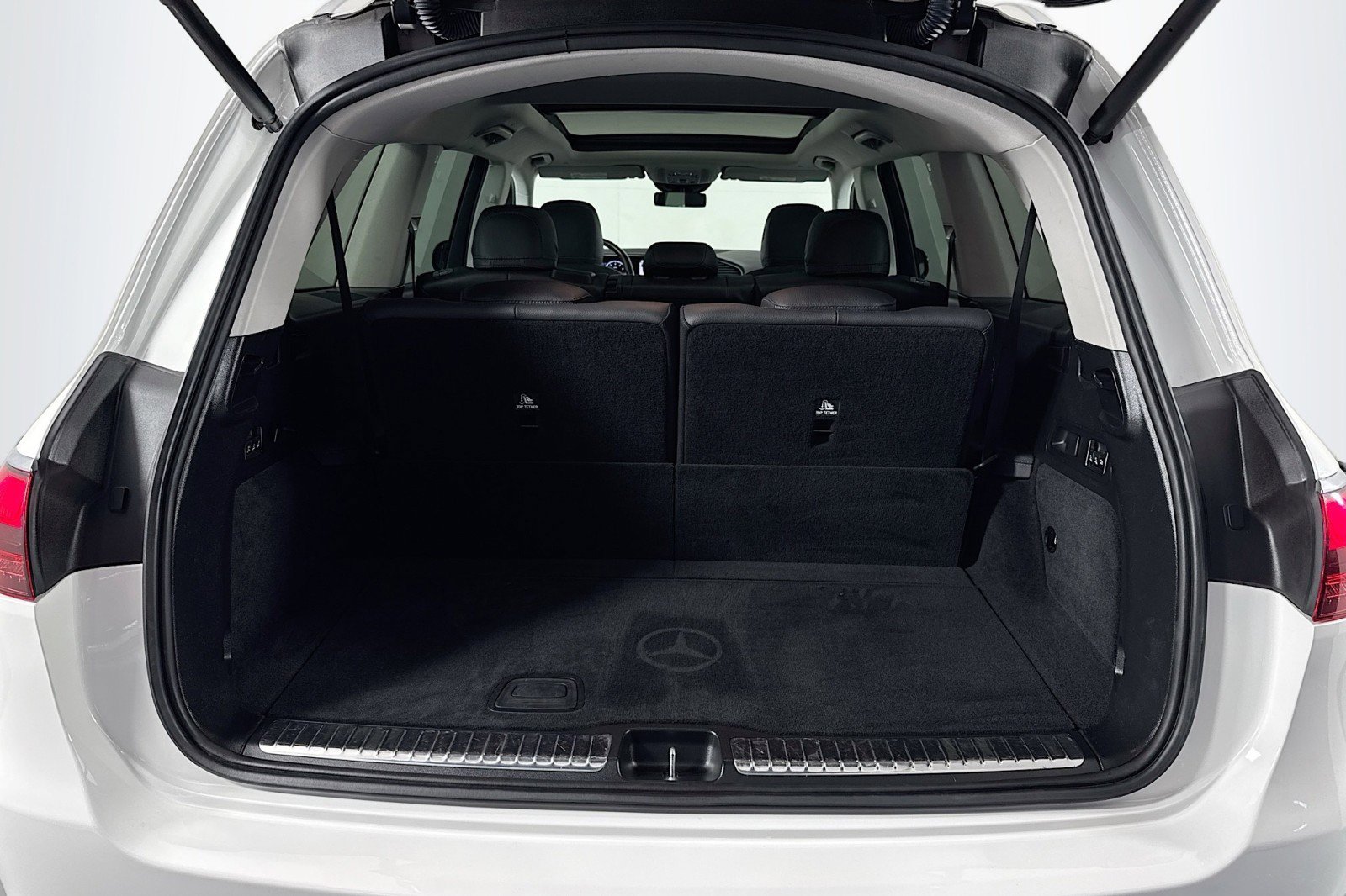 Used 2024 Mercedes-Benz GLS 450 4MATIC image 24