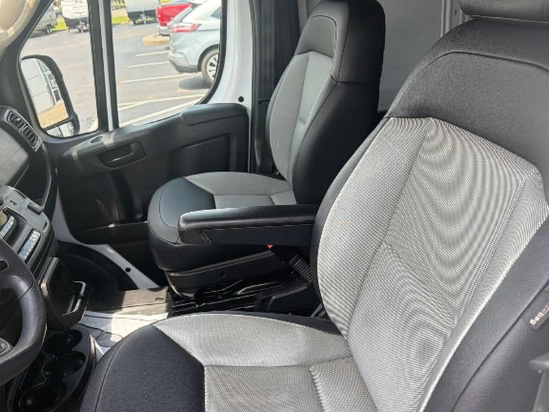 Used 2025 RAM ProMaster 2500 w/ Convenience Group FWD image 16