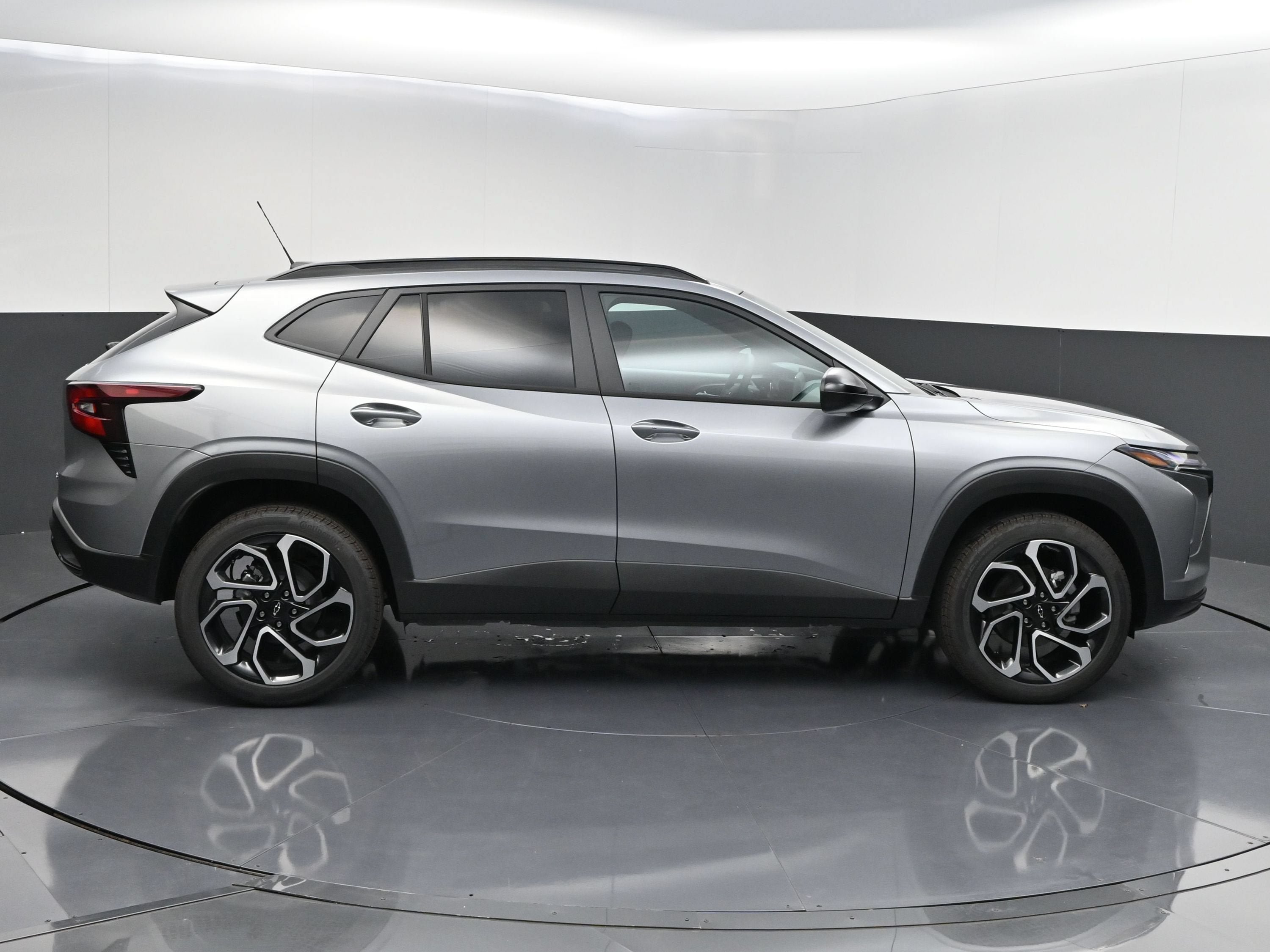 New 2026 Chevrolet Trax RS w/ Driver Confidence Package FWD image 9