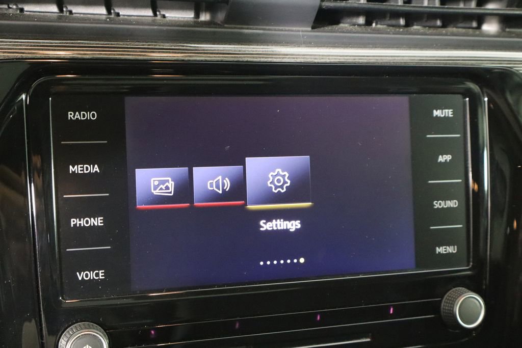 Used 2020 Volkswagen Passat 2.0T R-Line image 43