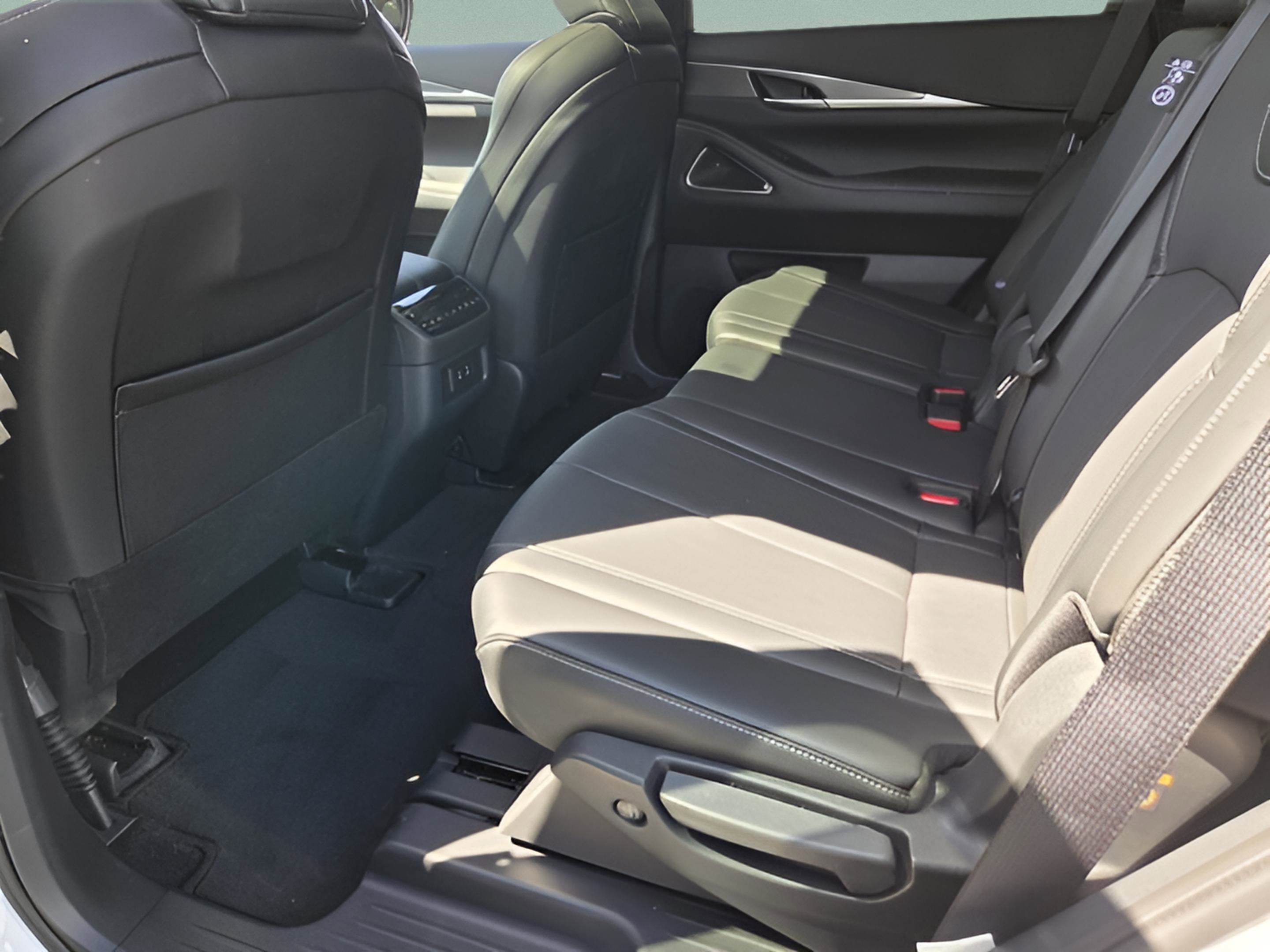 Used 2026 INFINITI QX60 Luxe image 31