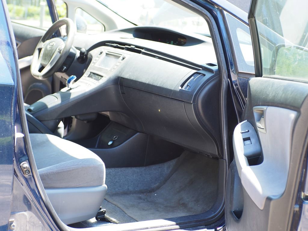 Used 2018 Toyota Prius Two w/ Prius Two Safety Plus Package FWD image 29