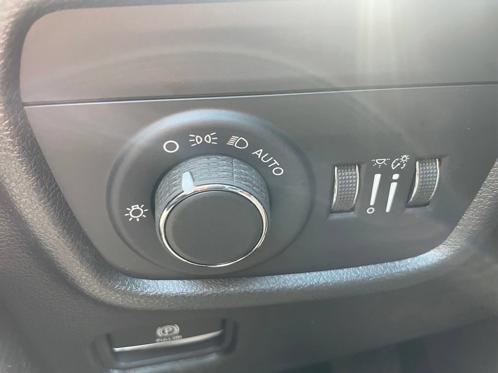 New 2026 Jeep Grand Cherokee Altitude AWD/4WD image 16