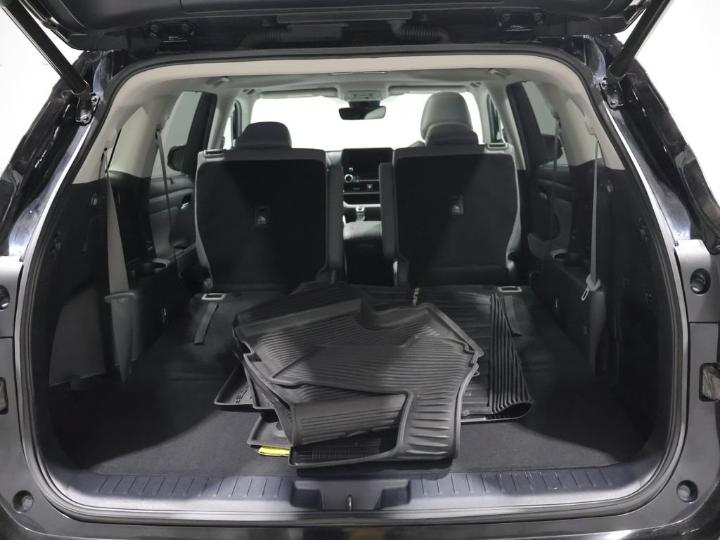 Used 2023 Toyota Highlander XLE AWD/4WD image 4