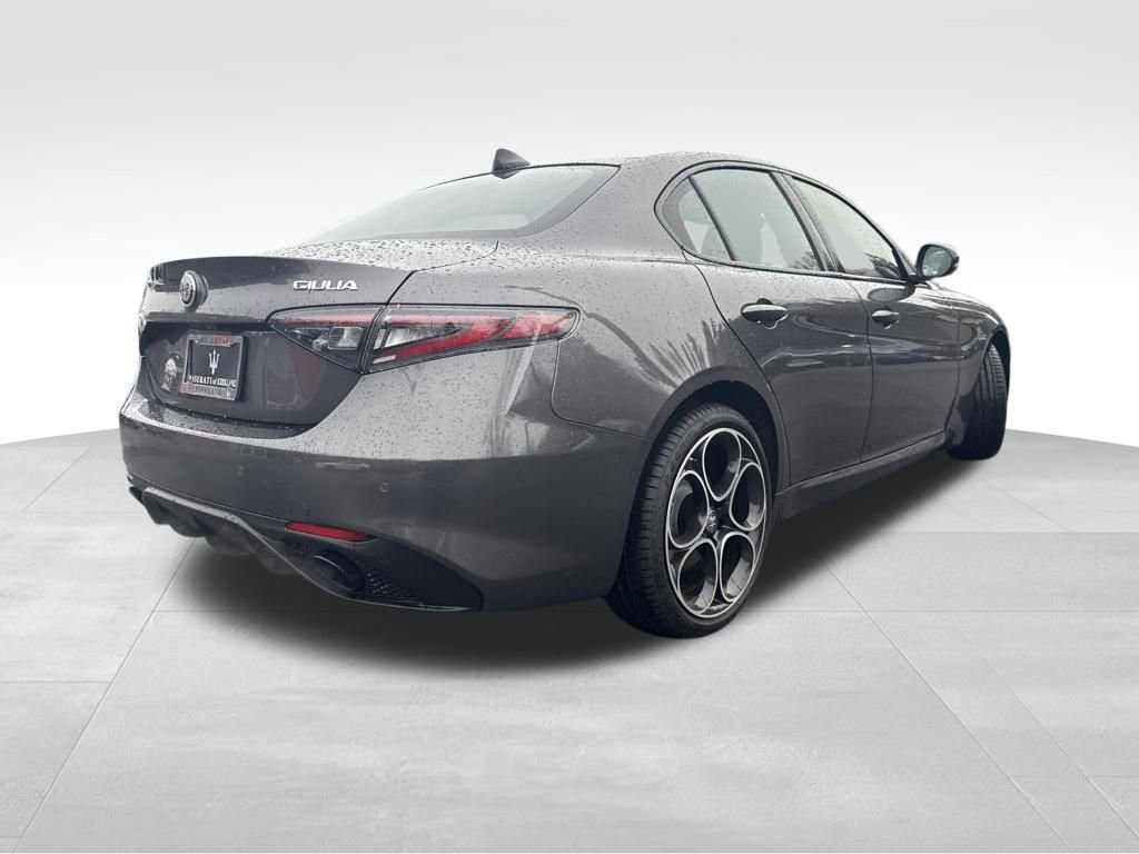 New 2025 Alfa Romeo Giulia AWD w/ Driving Assist Package image 7