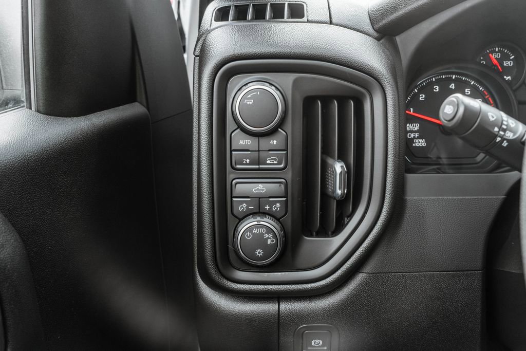 Used 2023 Chevrolet Silverado 1500 Custom image 15