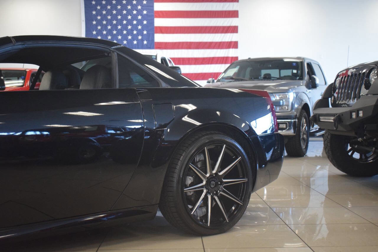 Used 2005 Cadillac XLR Base 2dr Roadster image 18