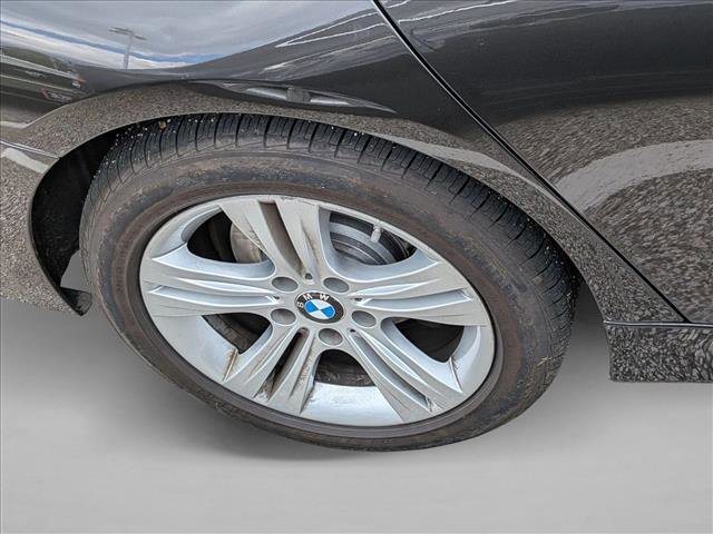 Used 2017 BMW 330i xDrive Sedan AWD/4WD image 9