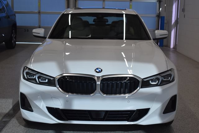 New 2026 BMW 330i xDrive Sedan w/ Convenience Package AWD/4WD image 3
