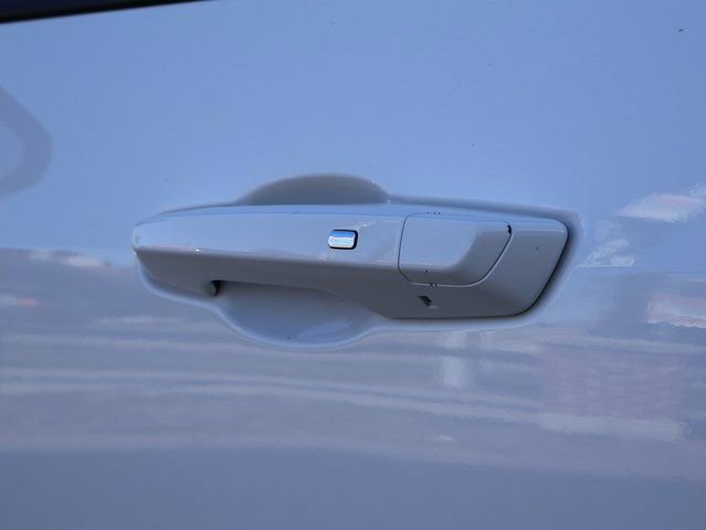 Used 2025 GMC Acadia Elevation image 23