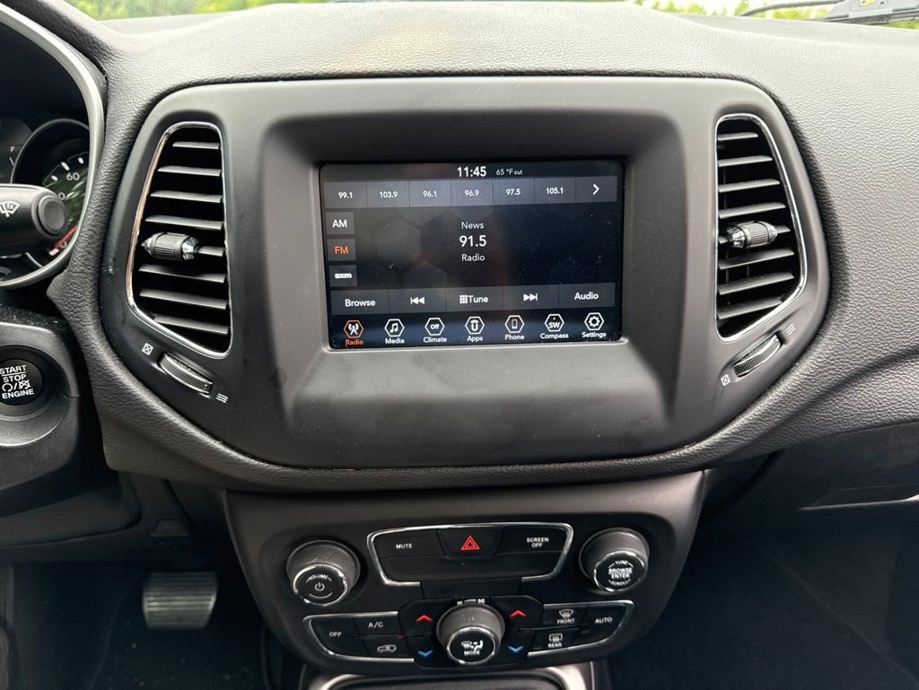 Used 2021 Jeep Compass Latitude w/ Sun and Sound Group AWD/4WD image 11