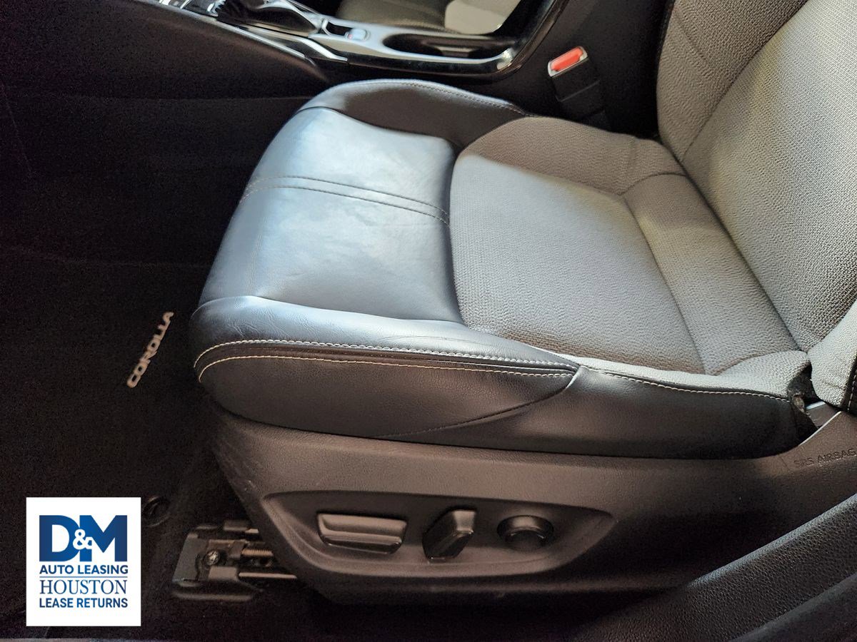 Used 2022 Toyota Corolla XSE FWD image 32