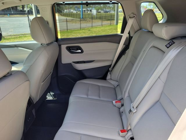 Used 2024 Nissan Rogue SV w/ SV Premium Package image 27